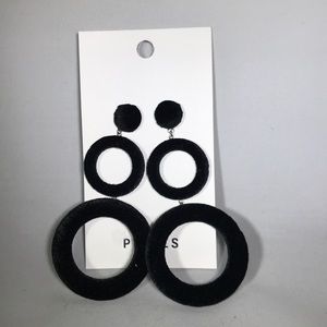 Pieces Velvet Drop Black Karma Earrings